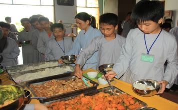 Ngộ nhận về "ăn chay" nên phát khởi sự e ngại trong tâm thức